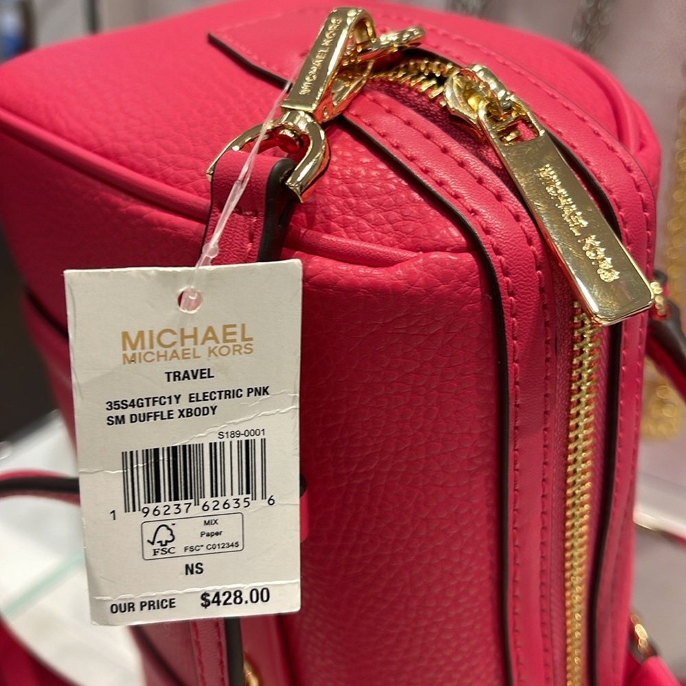 Michael Kors Travel Small Duffle Leather Crossbody Satchel Electric Pink
NWT - Picture 6 of 16